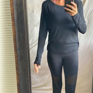 🤙🏽WORKOUT TOP LONG-SLEEVE SPLIT BACK